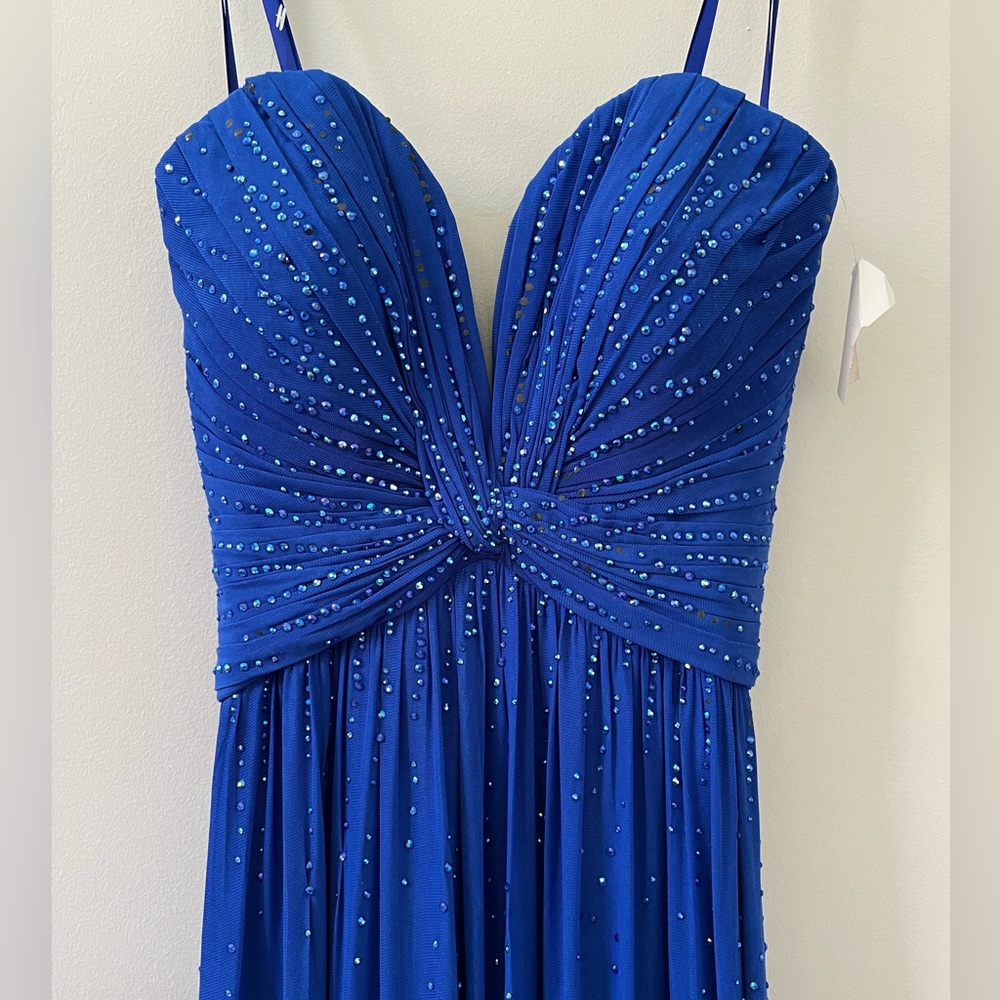 La Femme Dress - Picture 4 of 10